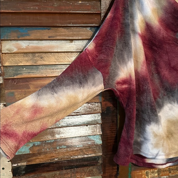 Everleigh Burgundy and Cream Tie-Dye Cowl Neck Sweater size medium - Picture 4 of 6